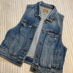 American Eagle denim vest